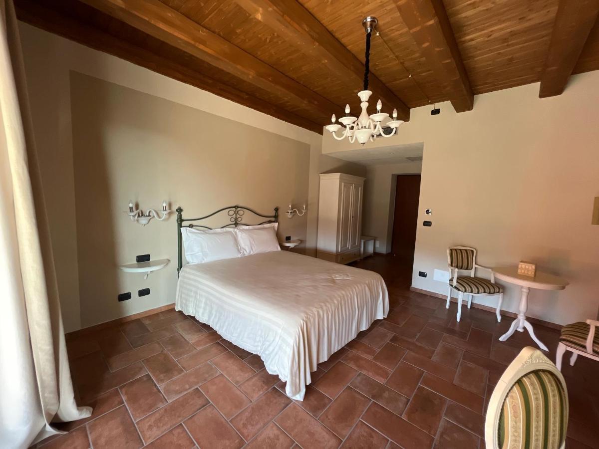 Agriturismo Il Torriglione La Morra Exterior foto